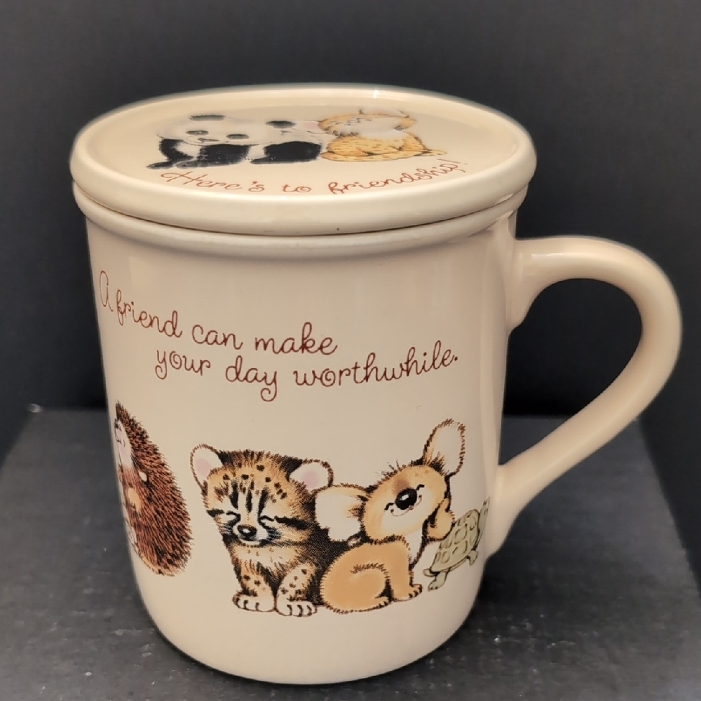 VGT, Hallmark Mug Mates Coffee Mug with Lid, Features Baby Animals.